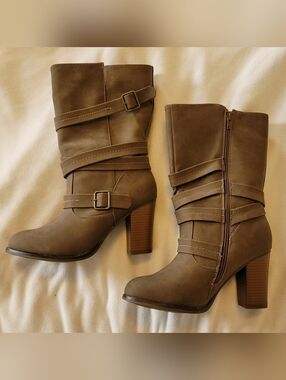 NWOT Apt 9 Light Brown Boots Sz 10